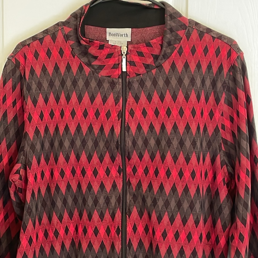 Bon Worth Medium Petite Red Black Jacket, Full Zip Diamond, Stretch, Pockets - Picture 2 of 6